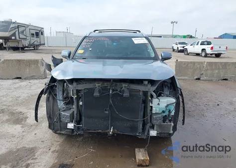 2021 Toyota Highlander Xle z USA, uszkodzony, nr VIN 5TDGZRAH2MS032948